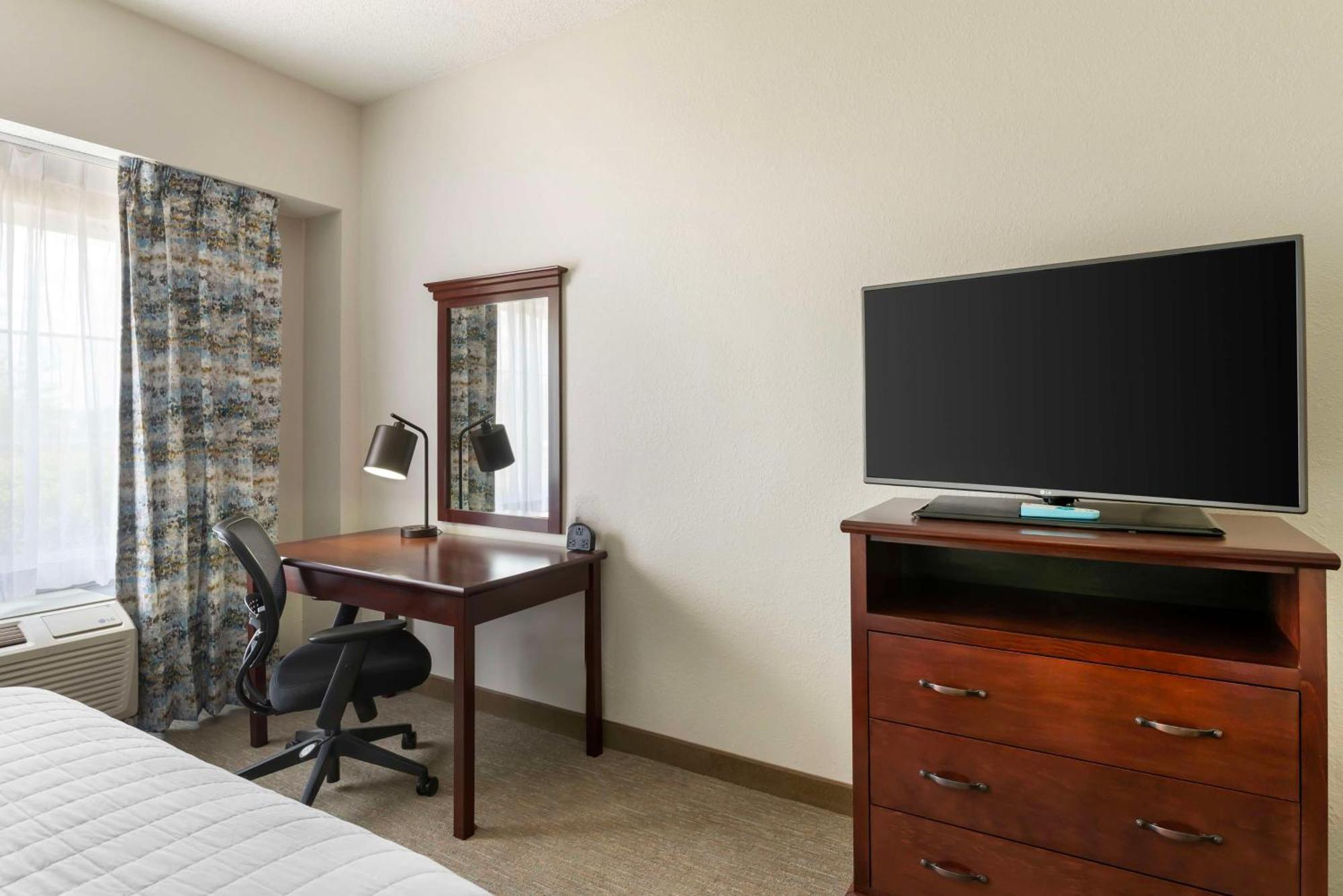 Best Western Plus Crossroads Inn & Suites Zion Crossroads Ngoại thất bức ảnh
