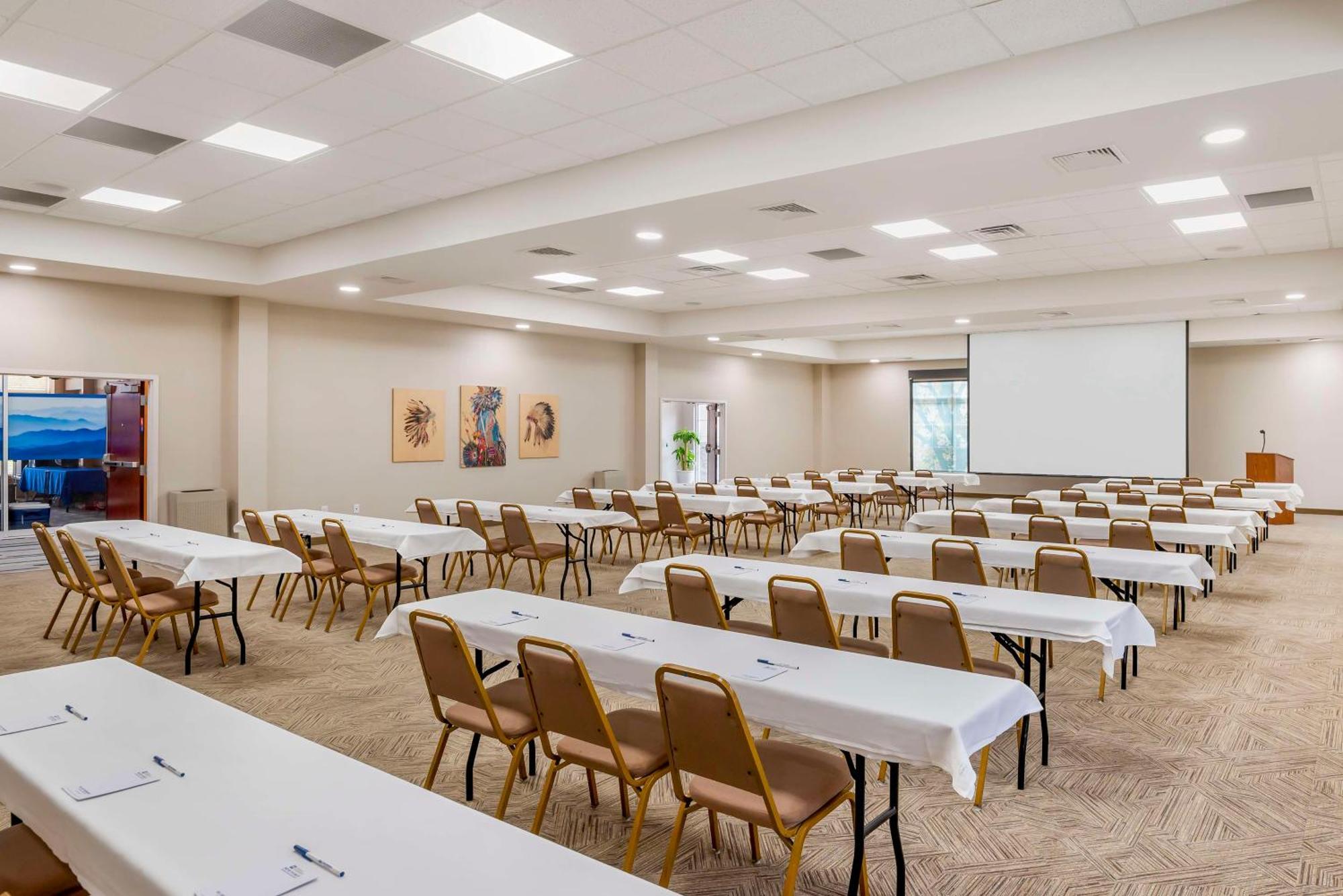Best Western Plus Crossroads Inn & Suites Zion Crossroads Ngoại thất bức ảnh