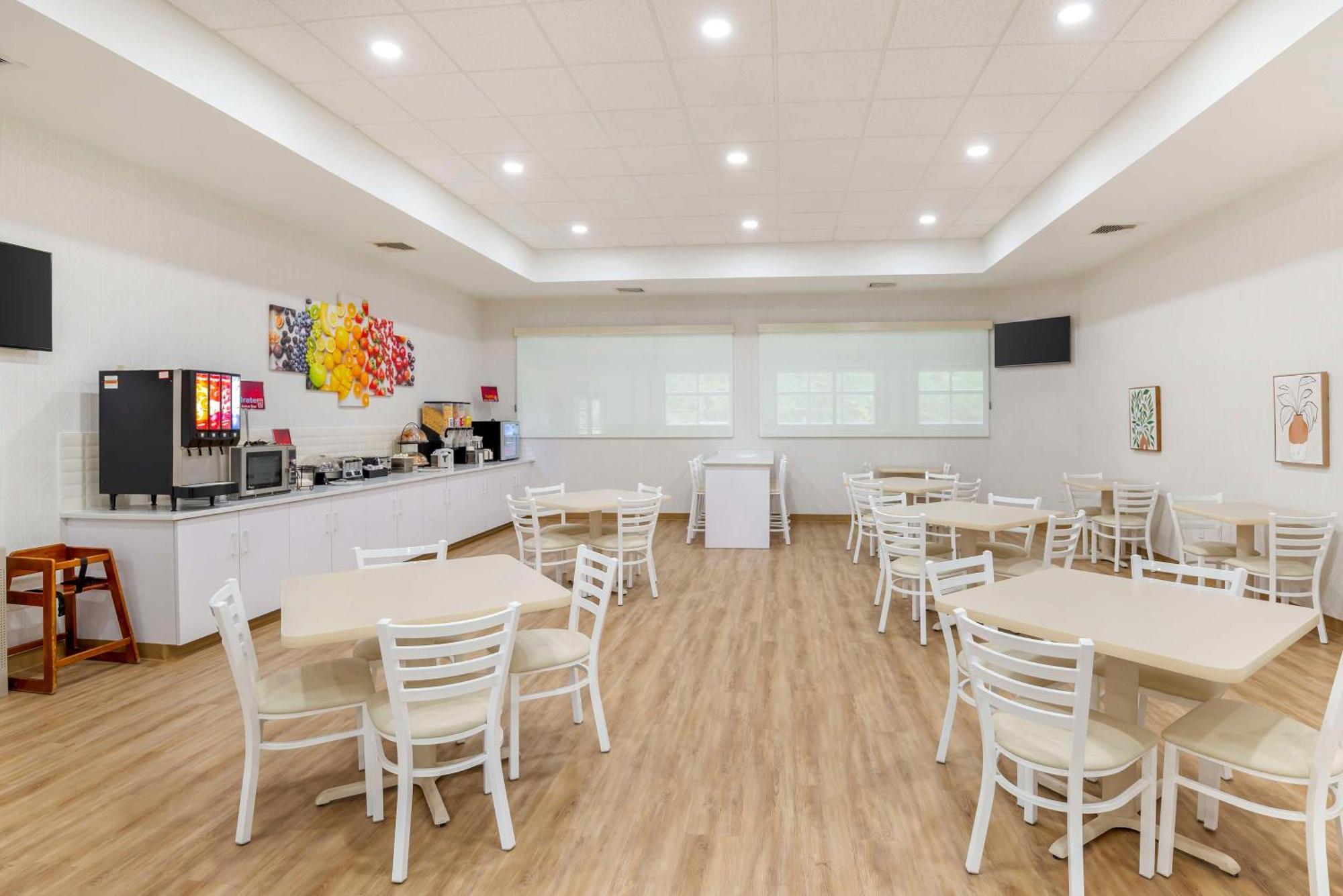 Best Western Plus Crossroads Inn & Suites Zion Crossroads Ngoại thất bức ảnh